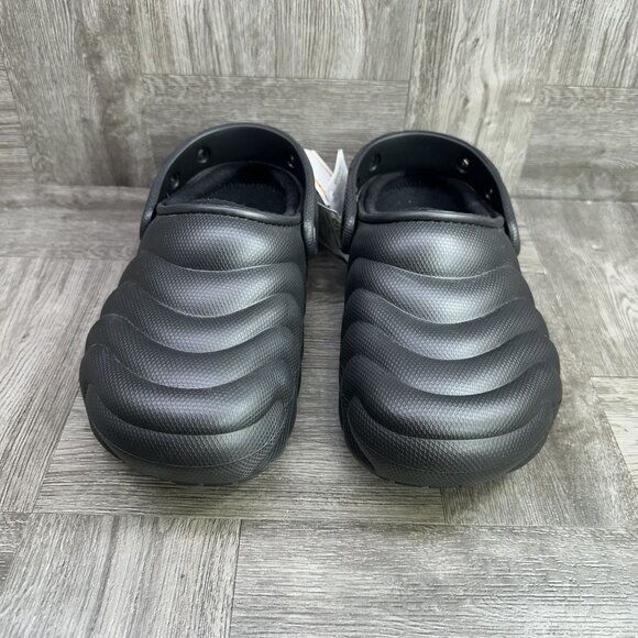 CROCS Lined Overpuff Women's size 10 Black Clogs - Picture 4 of 8